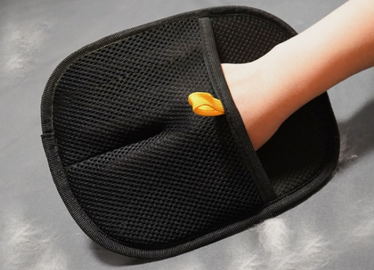 Pet Grooming Glove - Anti-Static Hair Removal for Cats & Dogs